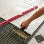 Leggen keramische tegels